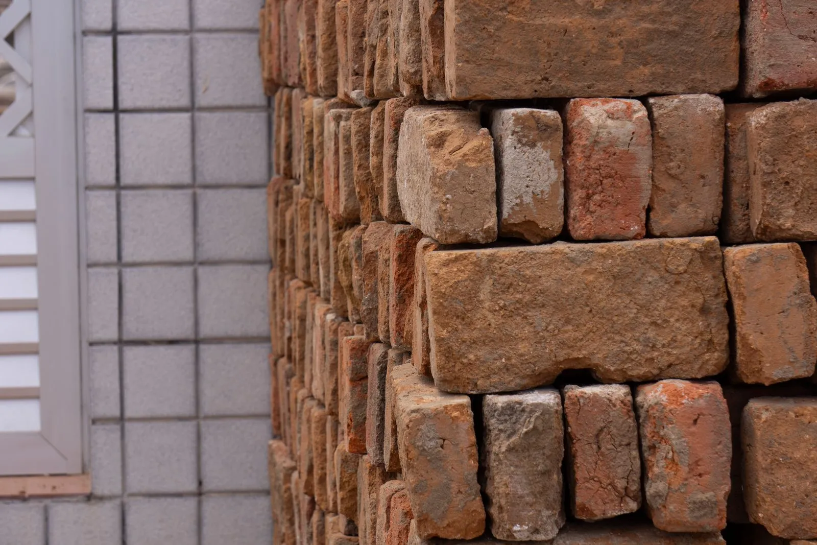 How to Spot Deteriorating Brick Mortar